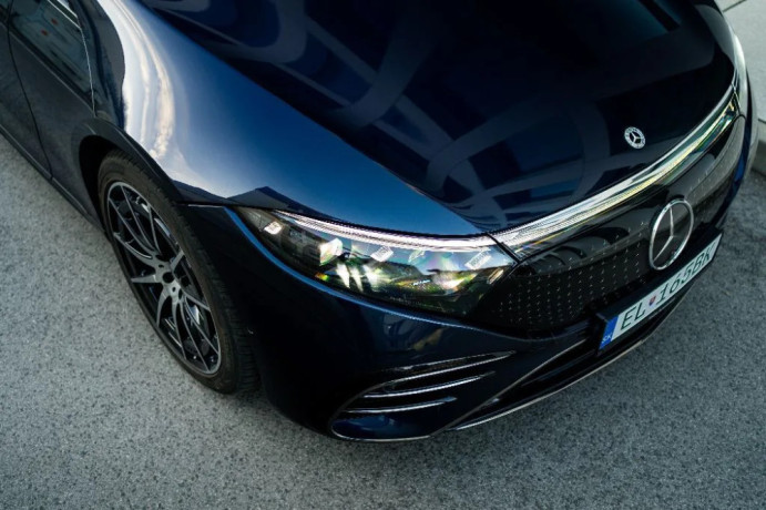 mercedes-benz-eqs-450-amg-plna-vybava-big-3