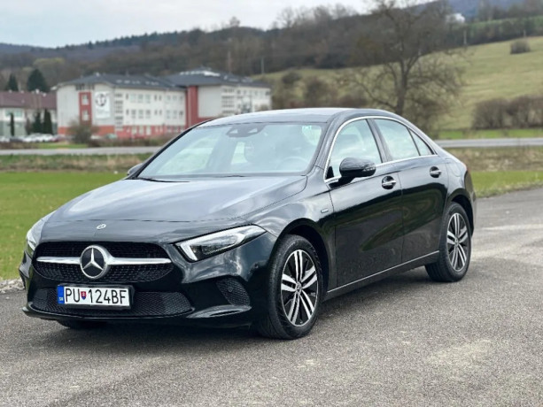 mercedes-benz-a-trieda-mercedes-a-trieda-250-e-at-big-0