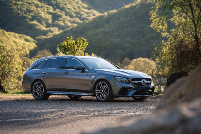 mercedes-benz-e-trieda-kombi-mercedes-benz-amg-e-63-s-4matic-at-450kw612hp-a9-big-0