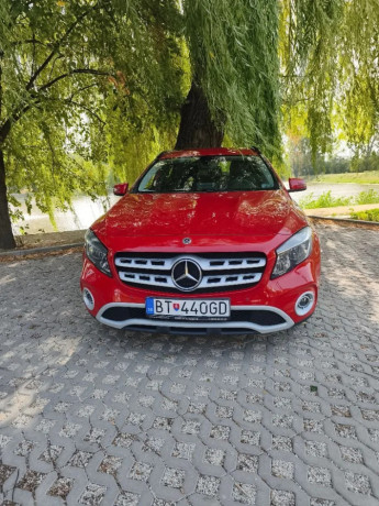 mercedes-benz-gla-180-entry-at-90kw122hp-a7-big-0