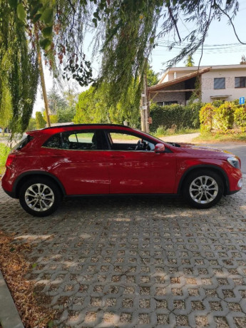 mercedes-benz-gla-180-entry-at-90kw122hp-a7-big-1