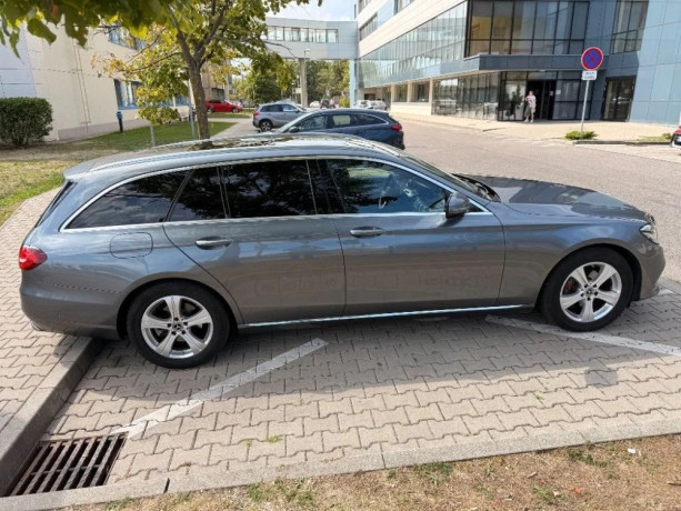 mercedes-benz-e-trieda-w213-combi-big-0