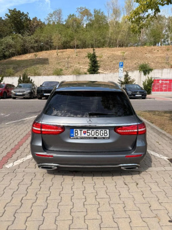 mercedes-benz-e-trieda-w213-combi-big-2