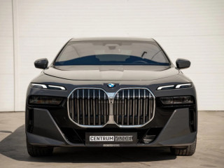 bmw-rad-7-740d-m-xdrive-at-220-kw-fabricka-zaruka-bowers-wilkins-hudba