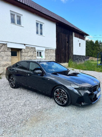 bmw-rad-5-520d-mhev-xdrive-at-145kw197hp-a8-big-2
