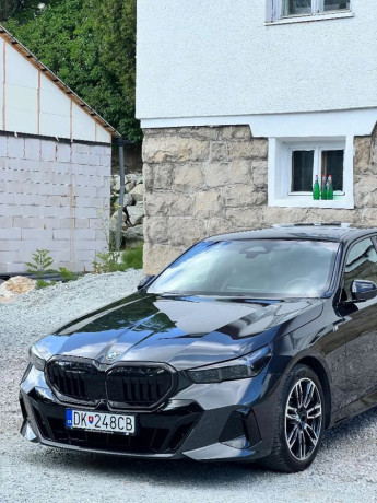 bmw-rad-5-520d-mhev-xdrive-at-145kw197hp-a8-big-3