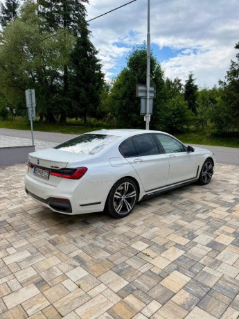 bmw-rad-7-750i-xdrive-at-390kw530hp-a8-big-2
