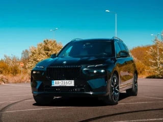 bmw-x7-xdrive40d-g07-259-kw-zaruka-bmw-predplateny-servis
