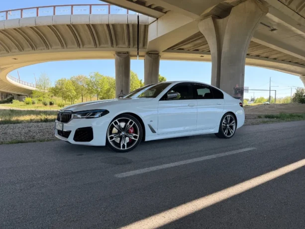 bmw-rad-5-m550i-xdrive-at-390kw-natacanie-zadnej-napravy-big-0