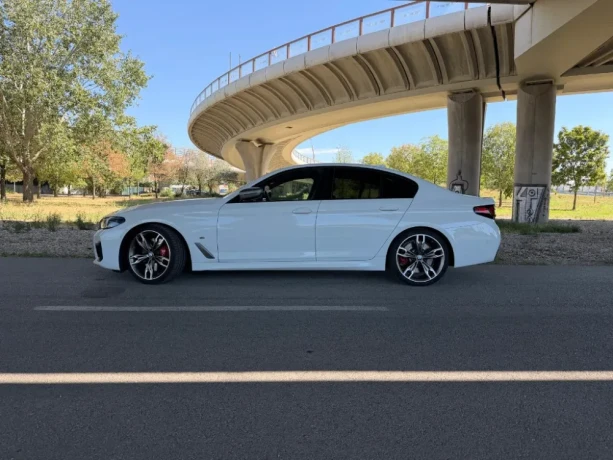 bmw-rad-5-m550i-xdrive-at-390kw-natacanie-zadnej-napravy-big-3