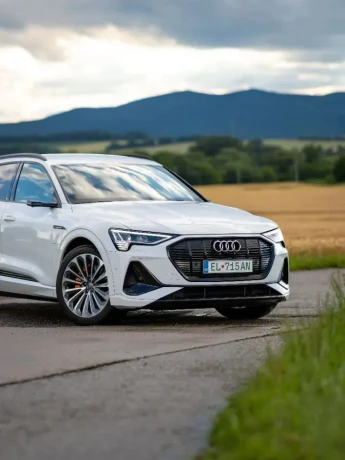 audi-e-tron-55-quattro-s-line-300kw-big-1