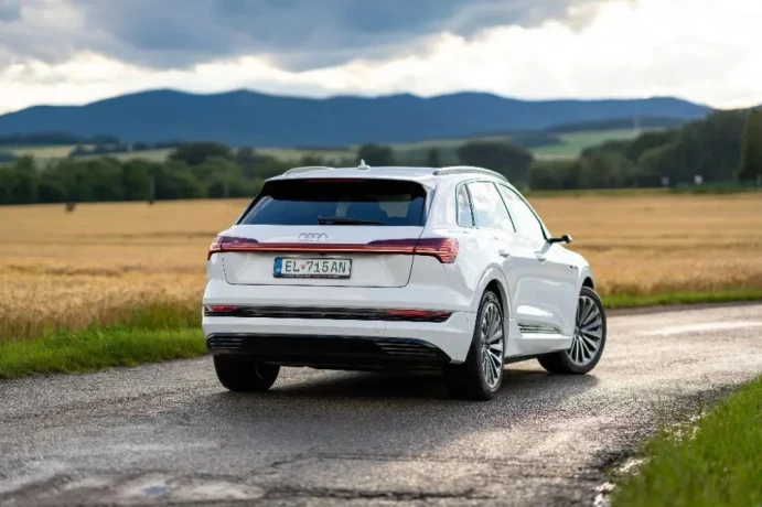 audi-e-tron-55-quattro-s-line-300kw-big-3
