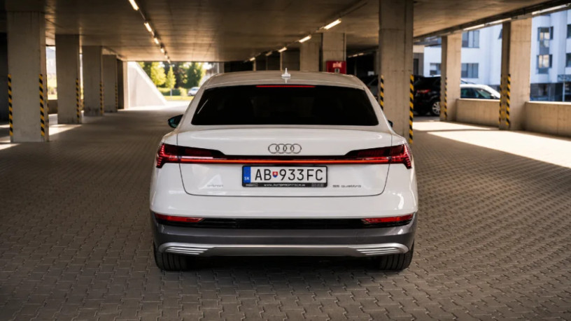 audi-e-tron-audi-e-tron-55-quattro-sportback-2023-300-kw-big-2