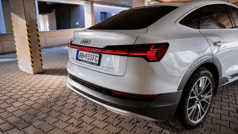 audi-e-tron-audi-e-tron-55-quattro-sportback-2023-300-kw-big-1