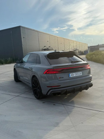 audi-sq8-2022-big-2