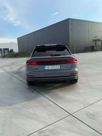 audi-sq8-2022-big-3