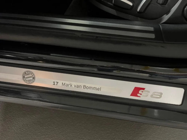 audi-s8-52-fsi-v10-quattro-tiptronic-331kw450hp-prvym-majitelom-mark-van-bommel-hrac-bayern-mnichov-big-0