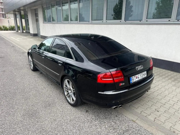 audi-s8-52-fsi-v10-quattro-tiptronic-331kw450hp-prvym-majitelom-mark-van-bommel-hrac-bayern-mnichov-big-3