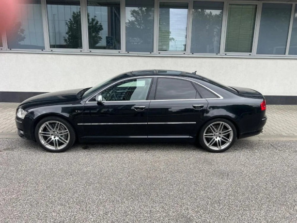 audi-s8-52-fsi-v10-quattro-tiptronic-331kw450hp-prvym-majitelom-mark-van-bommel-hrac-bayern-mnichov-big-2