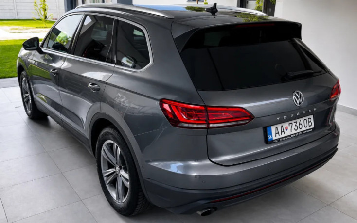 volkswagen-touareg-30-v6-tdi-scr-touareg-4motion-tiptronic-170kw231hp-a8-big-0