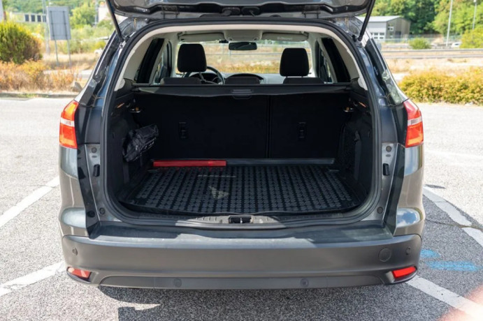 ford-focus-kombi-focus-kombi-15-tdci-duratorq-120k-titanium-x-at-88kw120hp-a6-big-0