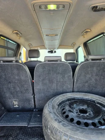 ford-galaxy-22-titanium-big-3