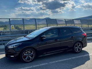 ford-focus-kombi-20-ecoboost-st