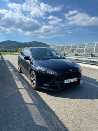 ford-focus-kombi-20-ecoboost-st-big-1