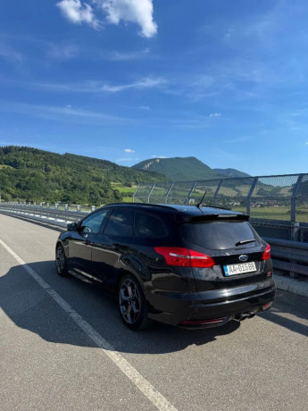 ford-focus-kombi-20-ecoboost-st-big-3