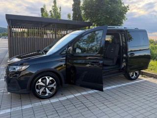 ford-tourneo-connect-grand-active-7-miest-panorama