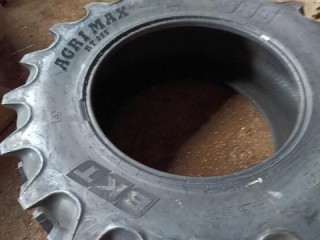 ponukam-pneumatik-na-traktor-zetor