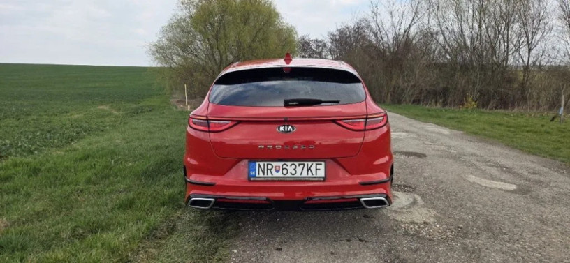 kia-ceed-kia-proceed-16-crdi-scr-gt-line-a7-dct-136hp-big-2