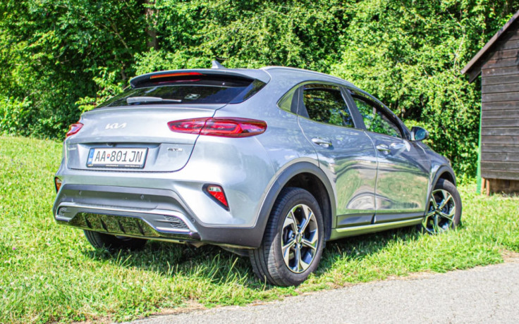 kia-xceed-15-t-gdi-gold-big-1