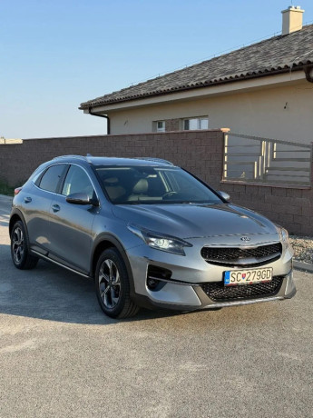 kia-xceed-15-t-gdi-gold-at-118kw160hp-a7-big-2