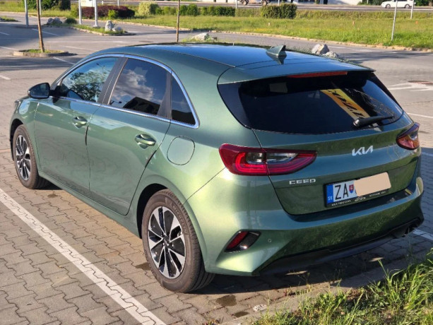 kia-ceed-15-t-gdi-gold-103kw140hp-m6-big-2