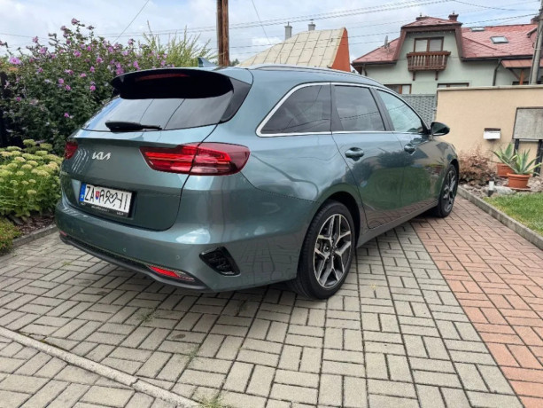 kia-ceed-sw-kia-ceed-sw-kia-ceed-sw-kia-ceed-sw-kia-ceed-sw-ceed-sw-15-t-gdi-gold-118kw160hp-m6-big-2