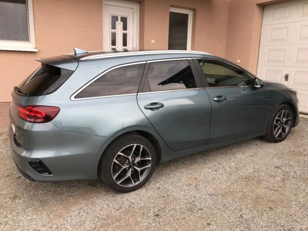 kia-ceed-sw-ceed-sw-16-crdi-mhev-platinum-at-100kw136hp-a7-big-1