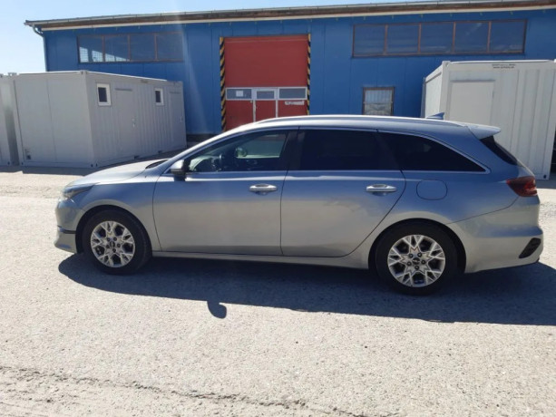 kia-ceed-sw-kia-ceed-sw-ceed-sw-15-t-gdi-gold-118kw160hp-m6-big-2