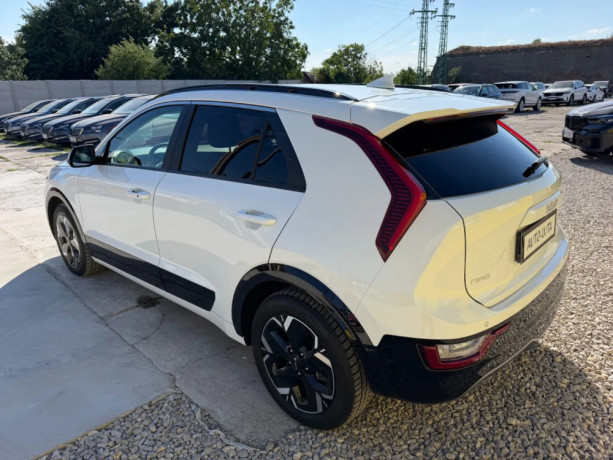 kia-niro-648kwh-150kw-204k-gold-soh-978-big-3