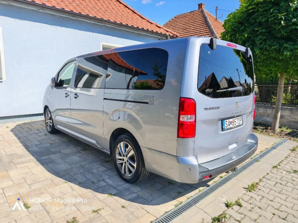 peugeot-traveller-long-l3-20-bluehdi-180k-eat8-8-miestne-webasto-big-3