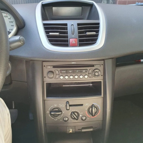 peugeot-207-peugeot-207-garazovane-1-majitel-pravidelny-servis-big-3