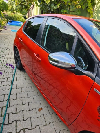 peugeot-208-12-benzin-60kw-manual-prevodovka-big-0