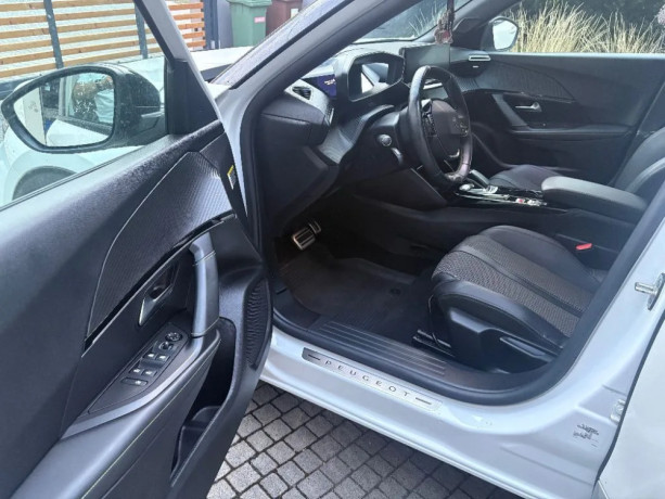 peugeot-2008-e-gt-136k-100kw136hp-a1-big-3