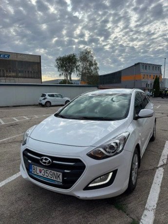 hyundai-i30-cw-hyundai-i30-combi-16-crdi-81-kw-big-0
