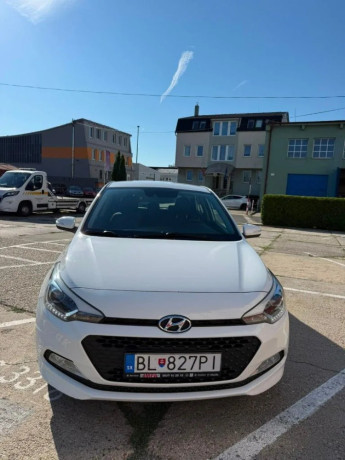 hyundai-i20-14-crdi-style-66kw90hp-m6-big-1