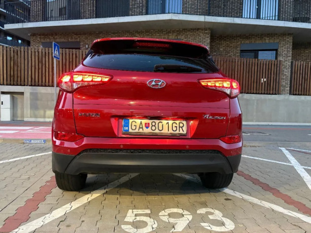 hyundai-tucson-17-crdi-premium-7dct-104kw141hp-a7-big-2