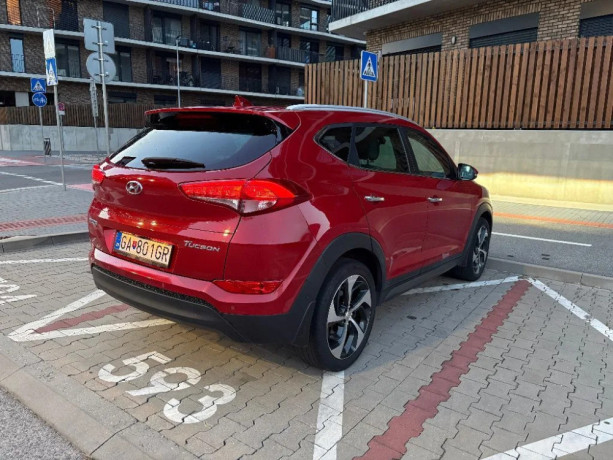 hyundai-tucson-17-crdi-premium-7dct-104kw141hp-a7-big-1