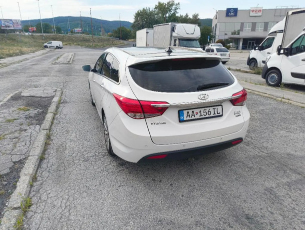 hyundai-i40-cw-17-crdi-136k-style-at-100kw136hp-a6-big-2