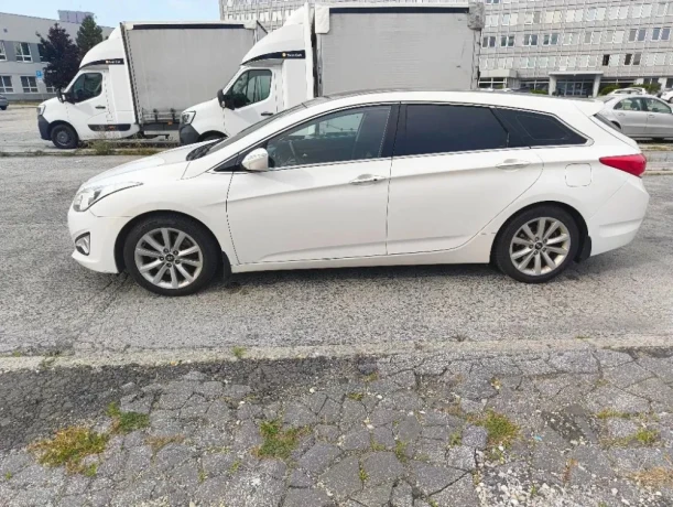 hyundai-i40-cw-17-crdi-136k-style-at-100kw136hp-a6-big-1