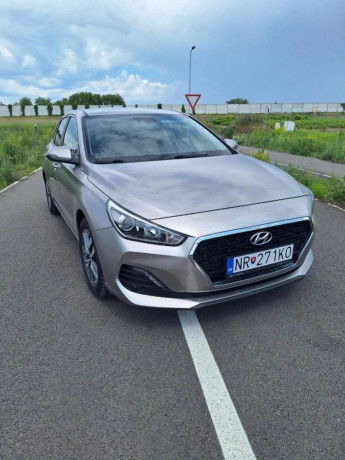 hyundai-i30-14i-family-73kw100hp-m6-big-2